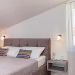Casa 4*