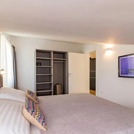 Casa 4*