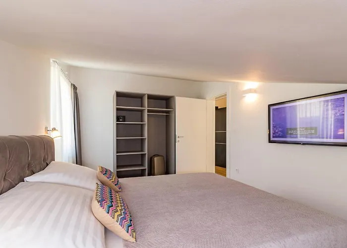 Casa 4*